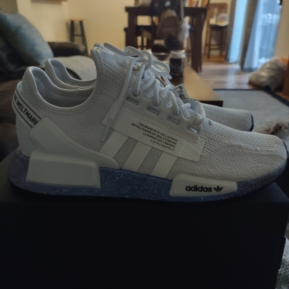 Adidas NMD_R1.V2 white speckled main image 4